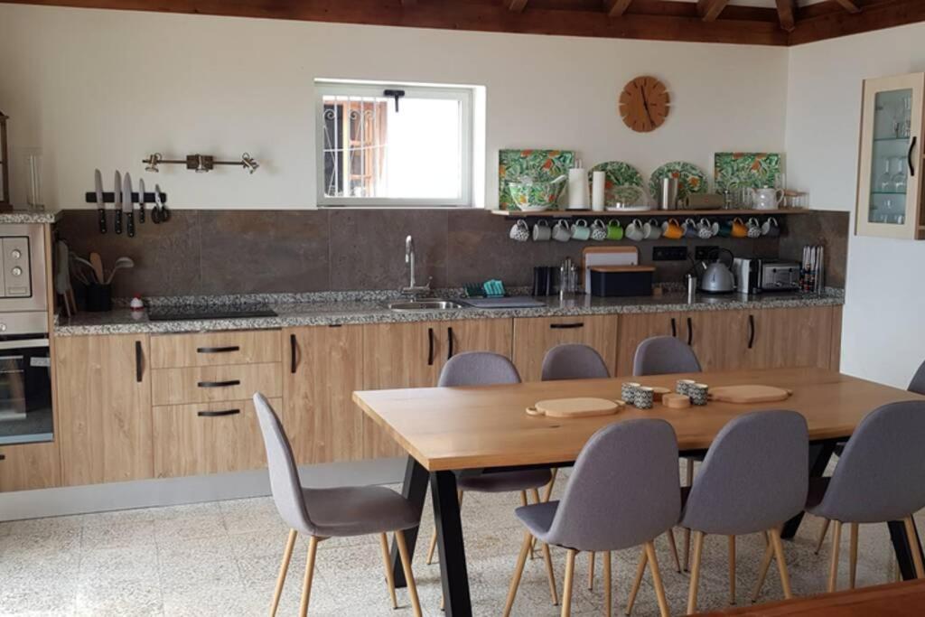 Casa Vina: A Spectacular Away From It All Holiday ラ・オロタバ エクステリア 写真