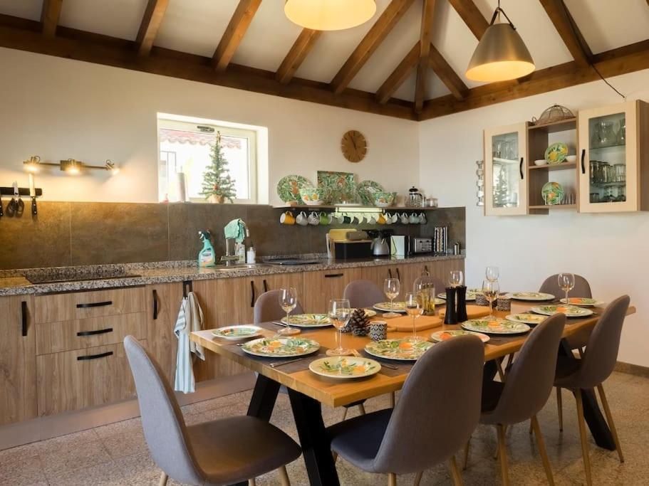 Casa Vina: A Spectacular Away From It All Holiday ラ・オロタバ エクステリア 写真