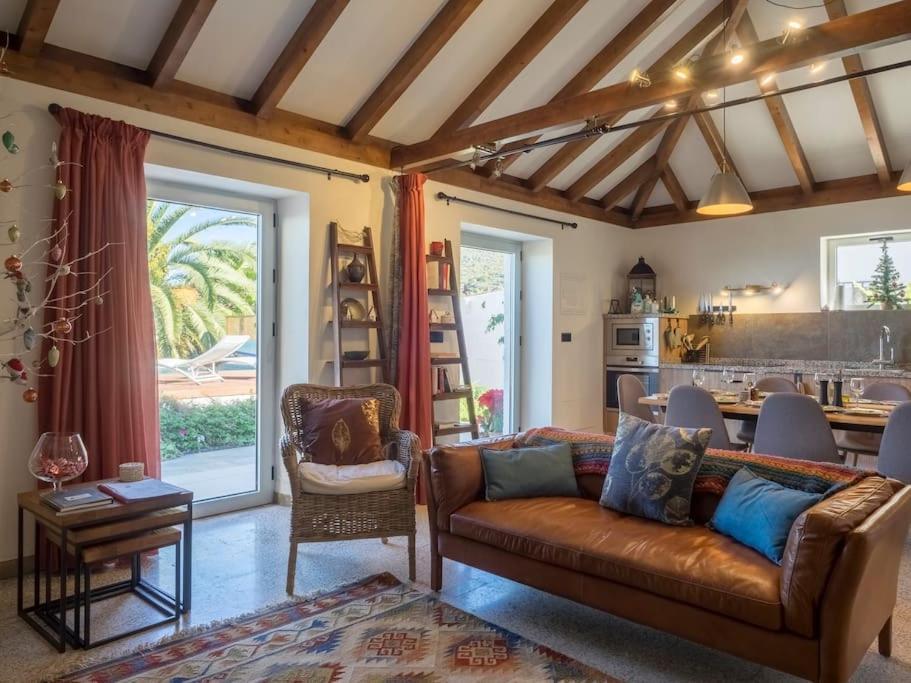 Casa Vina: A Spectacular Away From It All Holiday ラ・オロタバ エクステリア 写真